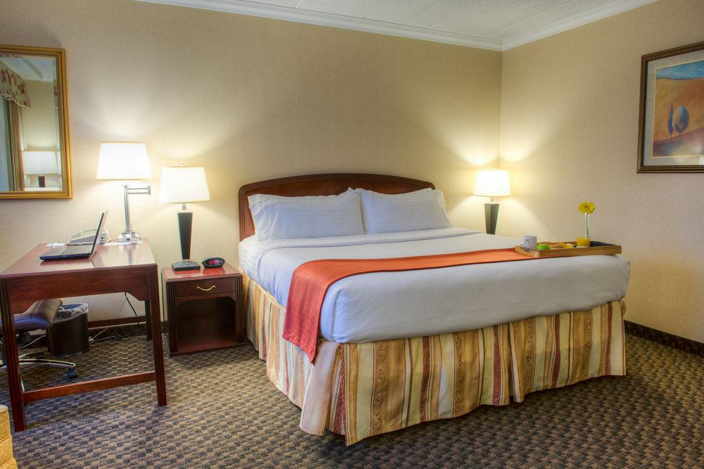 Four Points By Sheraton Windsor Downtown Ngoại thất bức ảnh