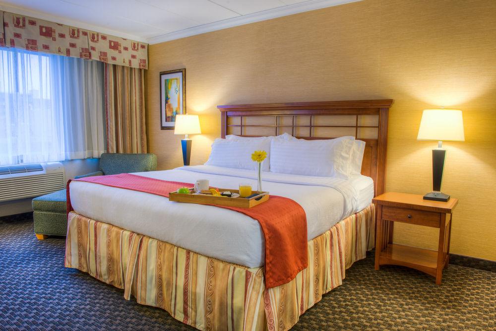 Four Points By Sheraton Windsor Downtown Ngoại thất bức ảnh