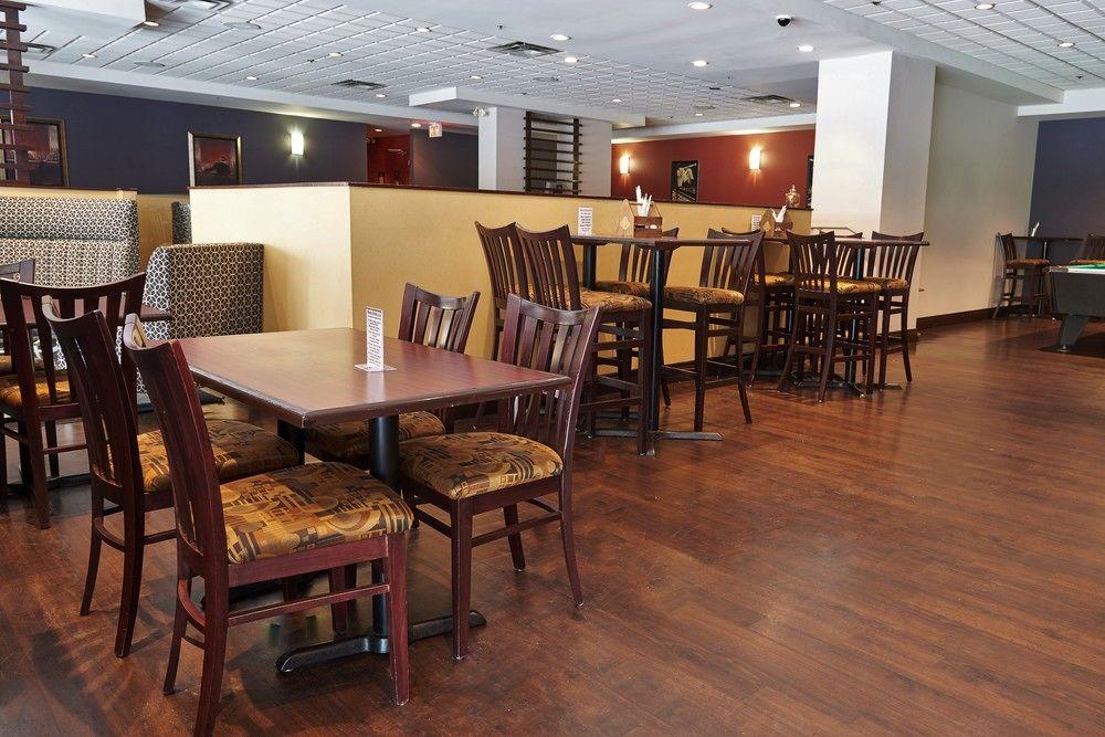Four Points By Sheraton Windsor Downtown Ngoại thất bức ảnh
