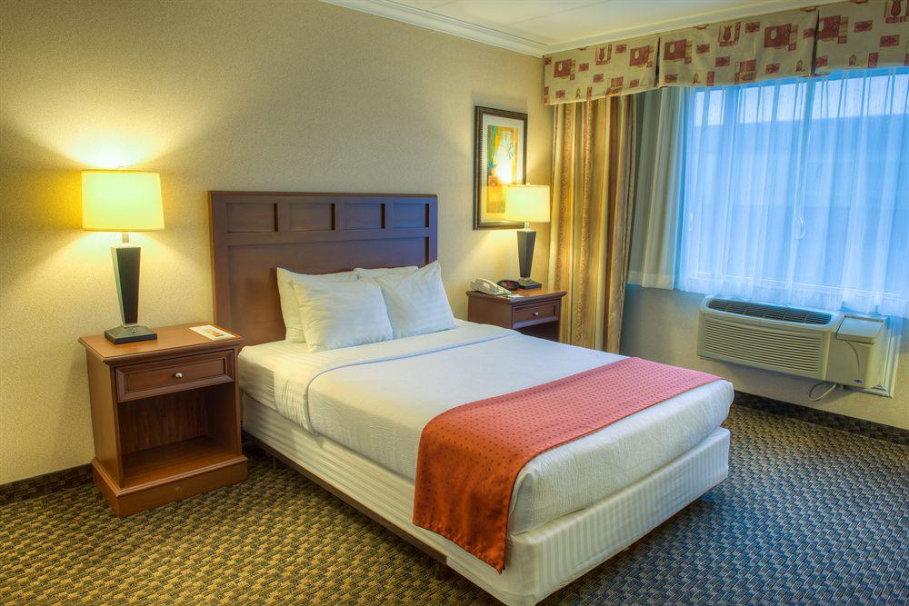 Four Points By Sheraton Windsor Downtown Ngoại thất bức ảnh