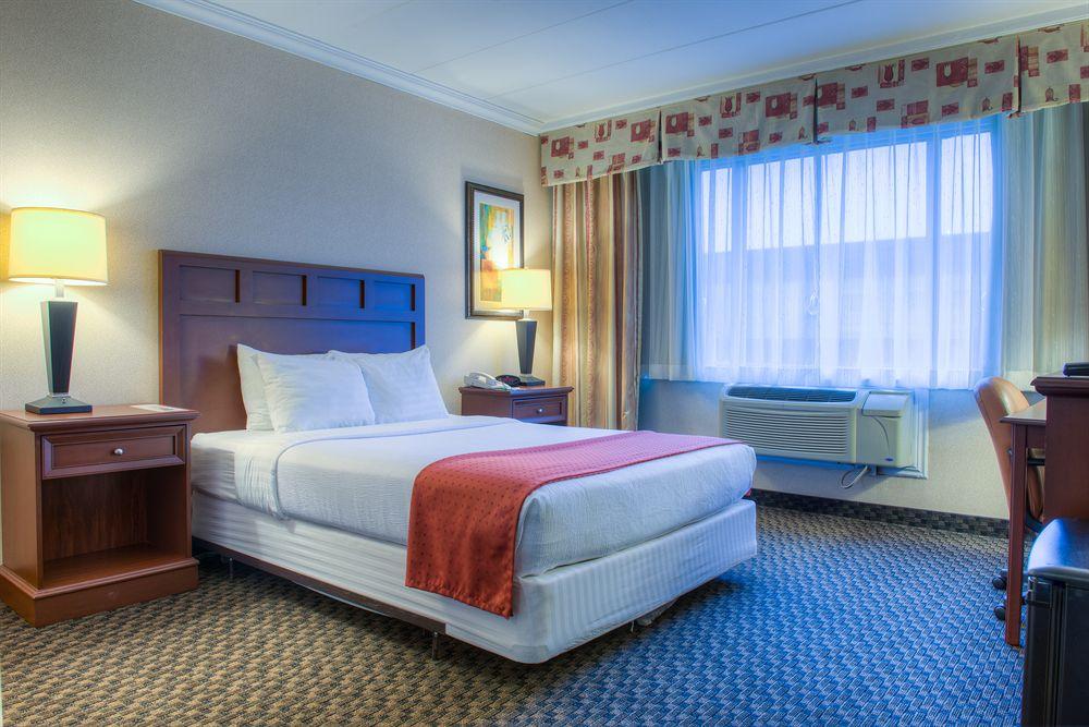 Four Points By Sheraton Windsor Downtown Ngoại thất bức ảnh