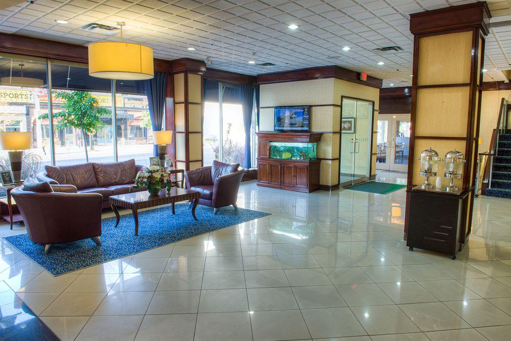 Four Points By Sheraton Windsor Downtown Ngoại thất bức ảnh