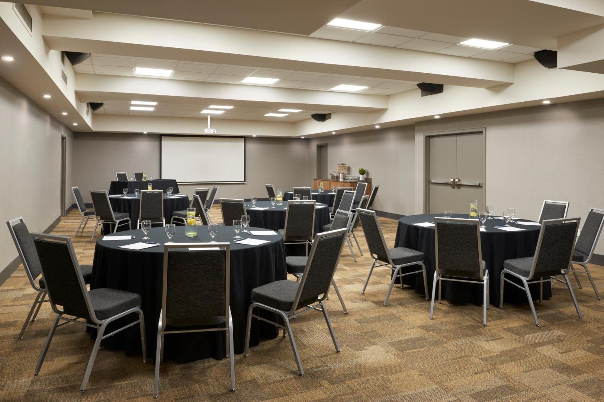 Four Points By Sheraton Windsor Downtown Ngoại thất bức ảnh