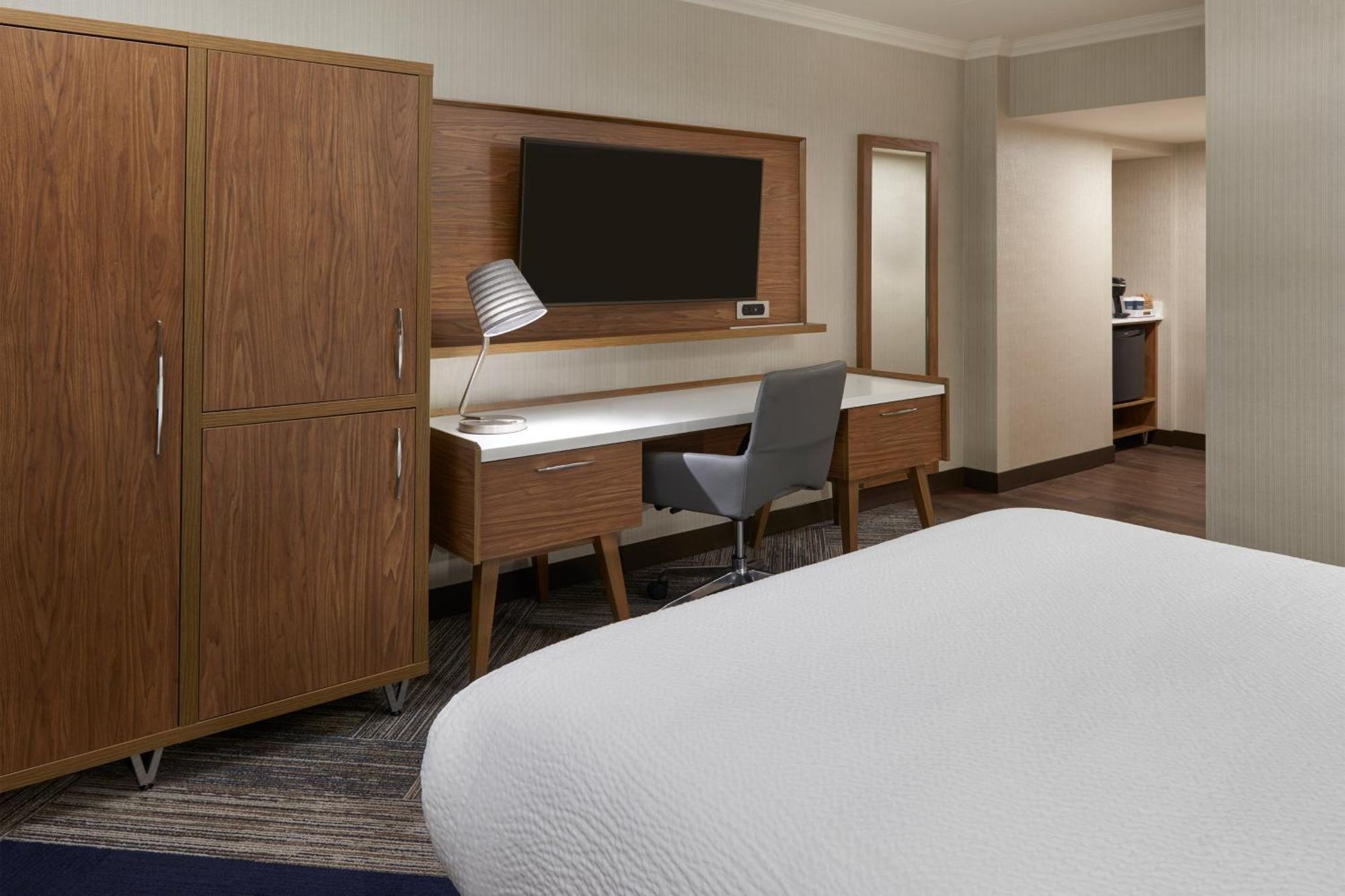 Four Points By Sheraton Windsor Downtown Ngoại thất bức ảnh