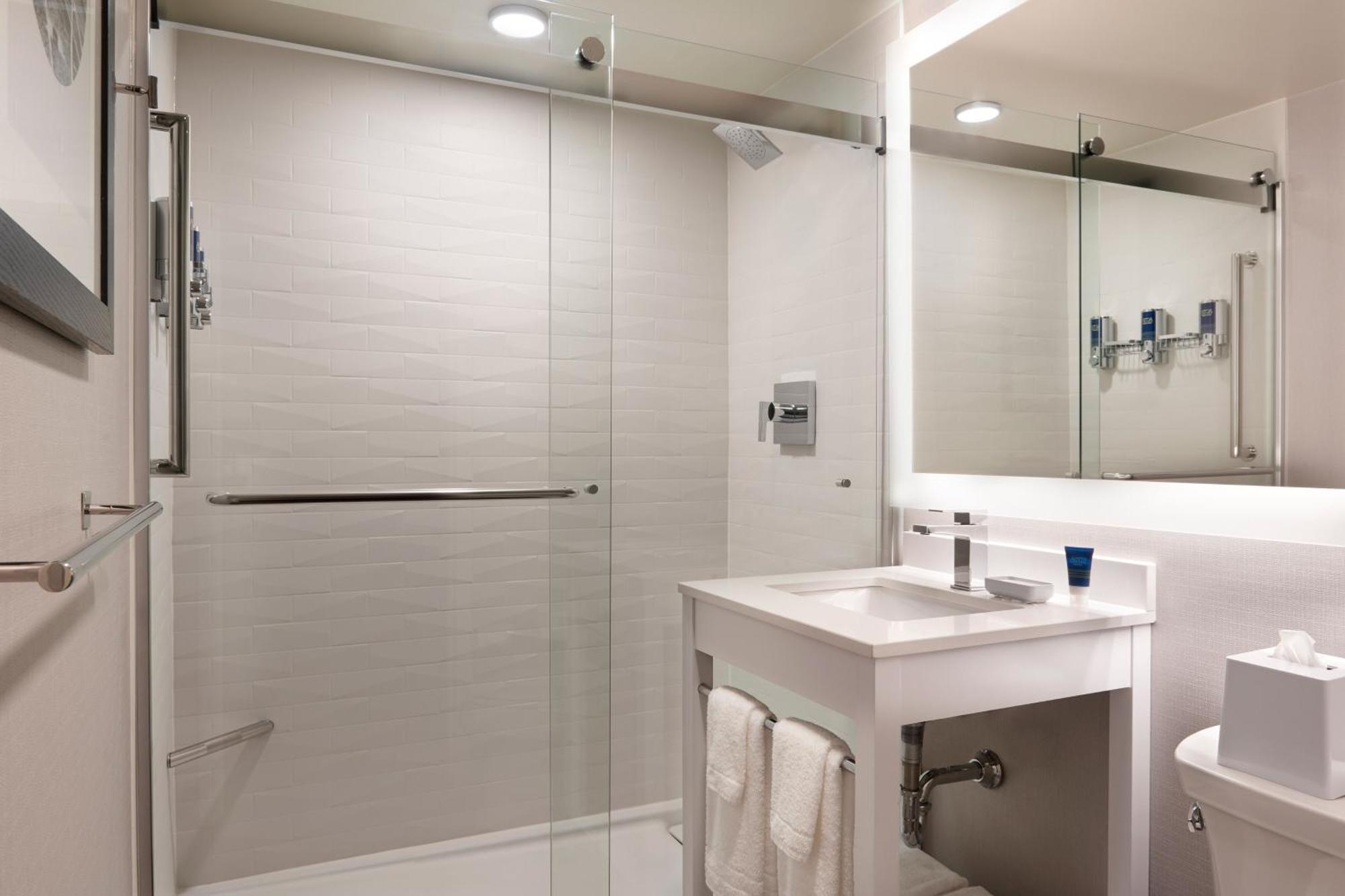 Four Points By Sheraton Windsor Downtown Ngoại thất bức ảnh
